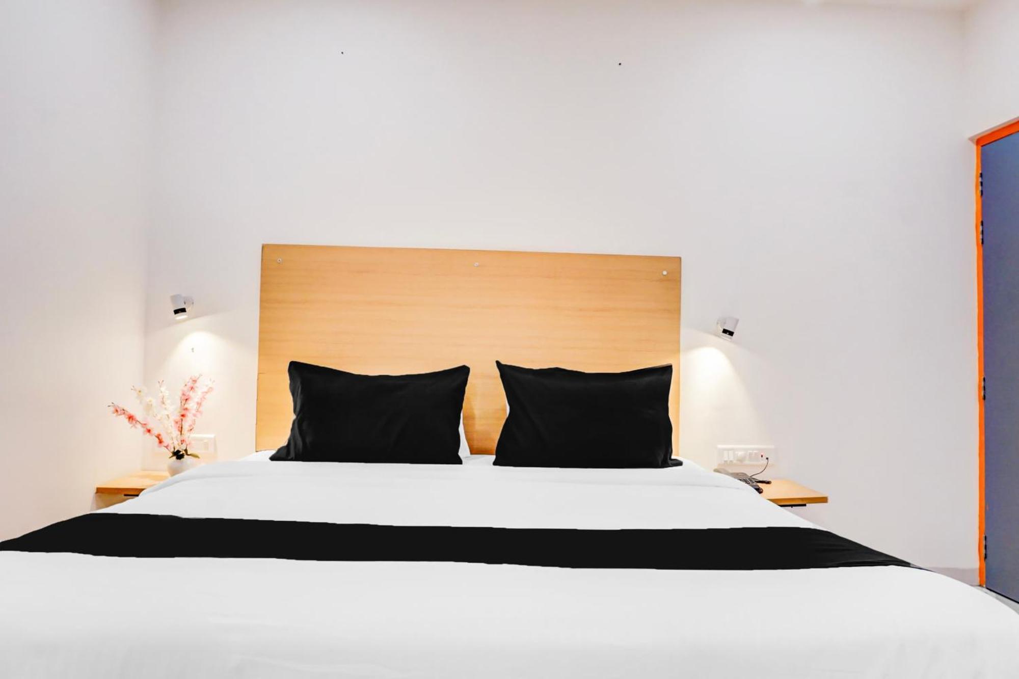 Hotel Townhouse Hadapsar Formerly Savali Pune